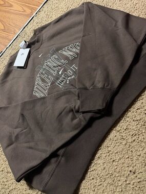 Nike Brown Crewneck with White Outline Graphic